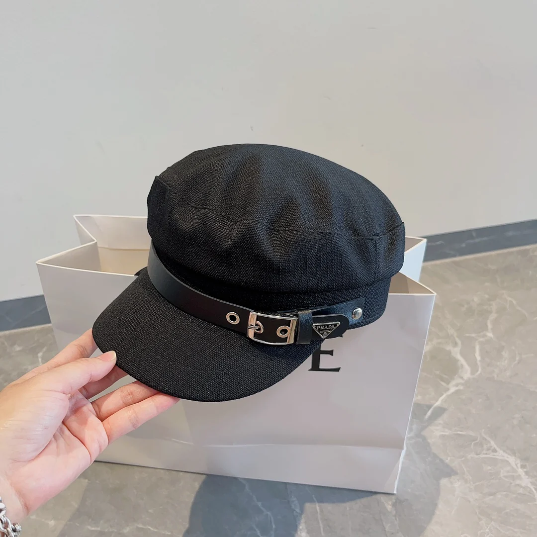 Prada - Новая модель берета на пуговицах для осенне-зимнего сезона - Черный