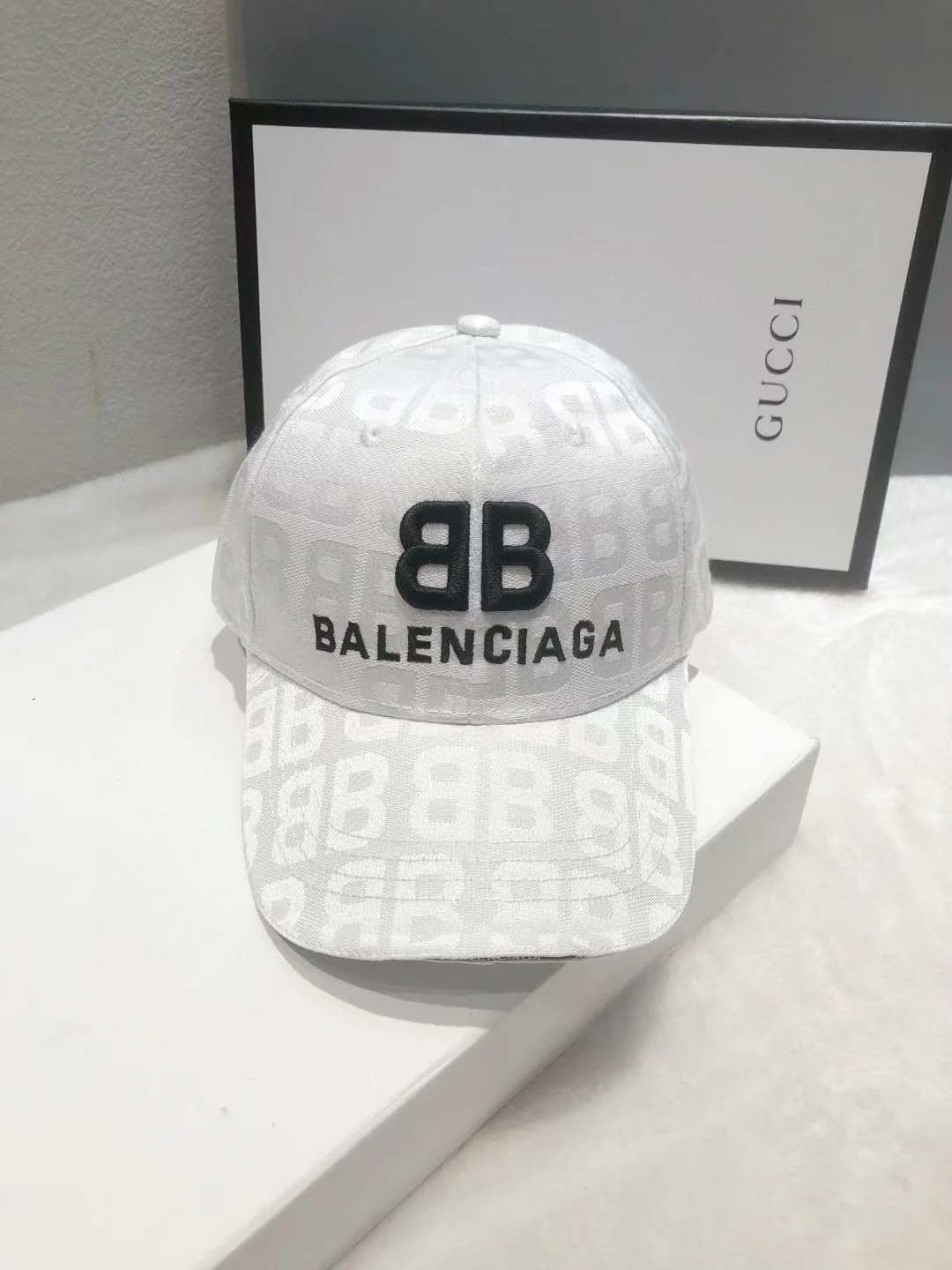 Бейсболка Balenciaga с вышивкой - 2