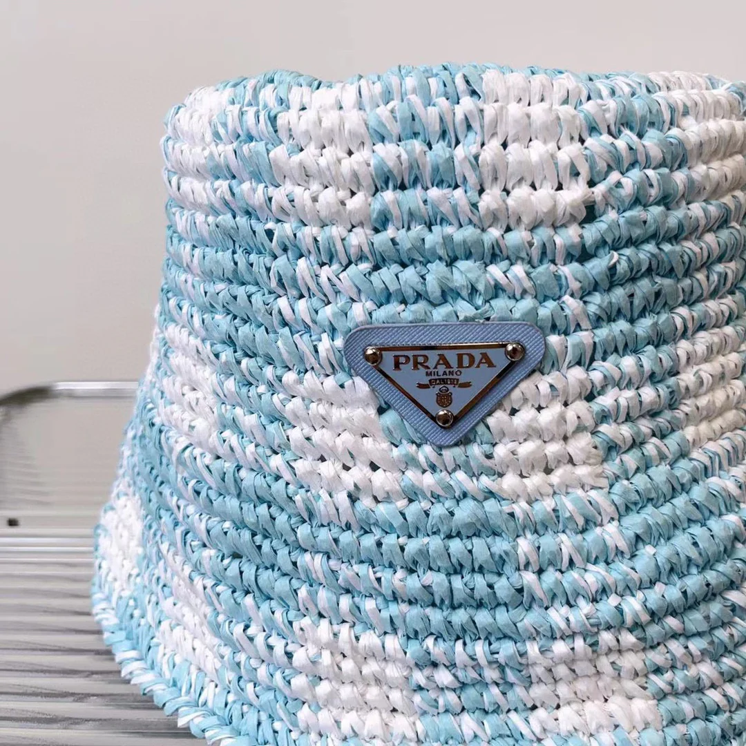 Новинки Prada весна/лето 2023 - Соломенная шляпа - Соломенная рыбацкая шляпа - Синяя