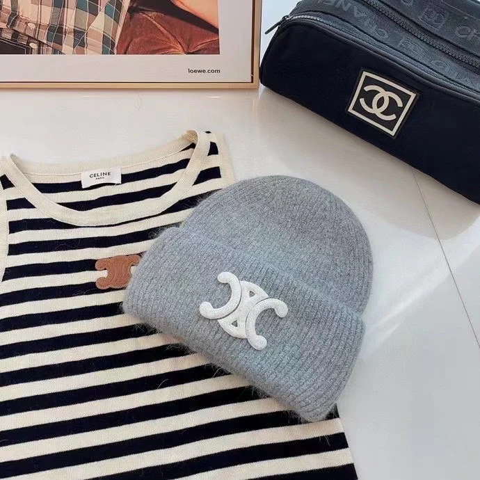 Селин - шапка из кроличьего меха