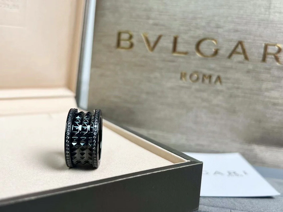 Кольцо Bvlgari 010