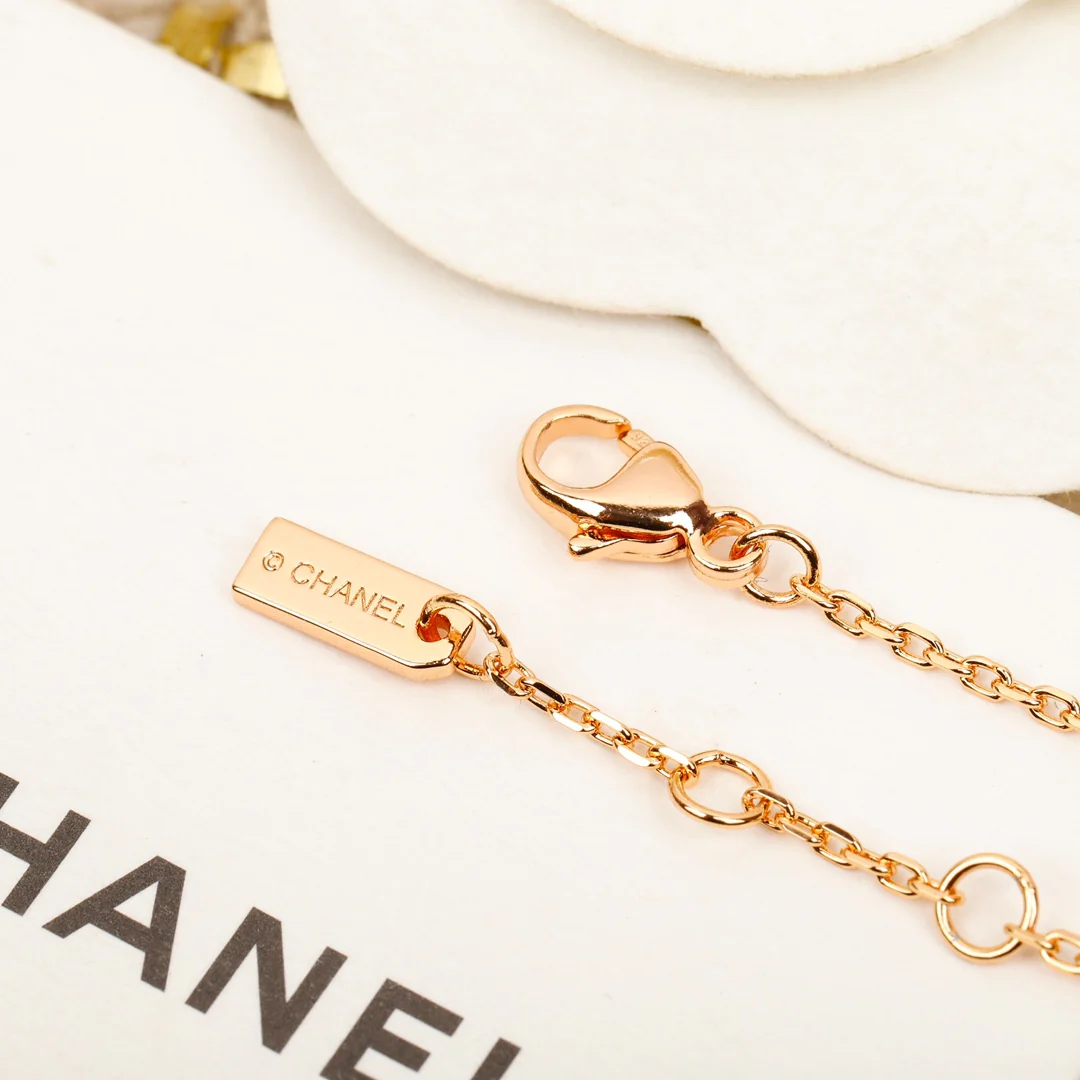 Chanel - Колье 396