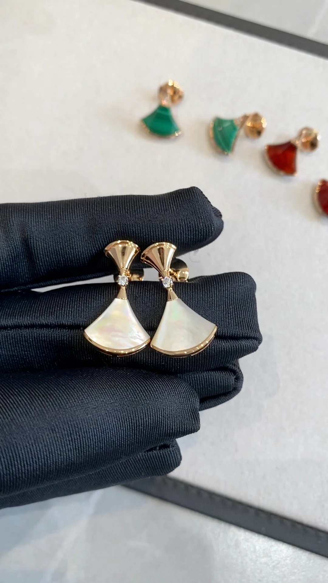 Серьги Bvlgari 031