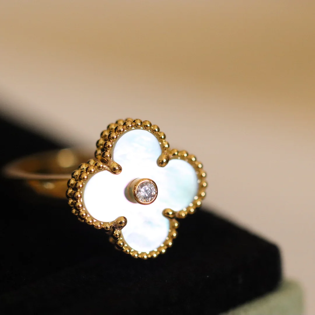 Ван Век - Кольцо 068