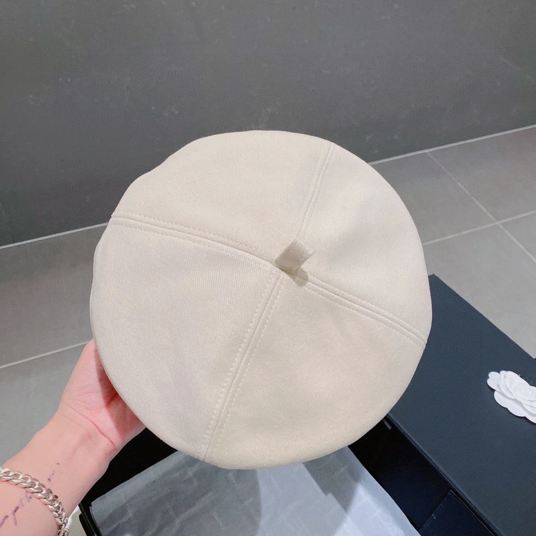 LV - Береты - Белые