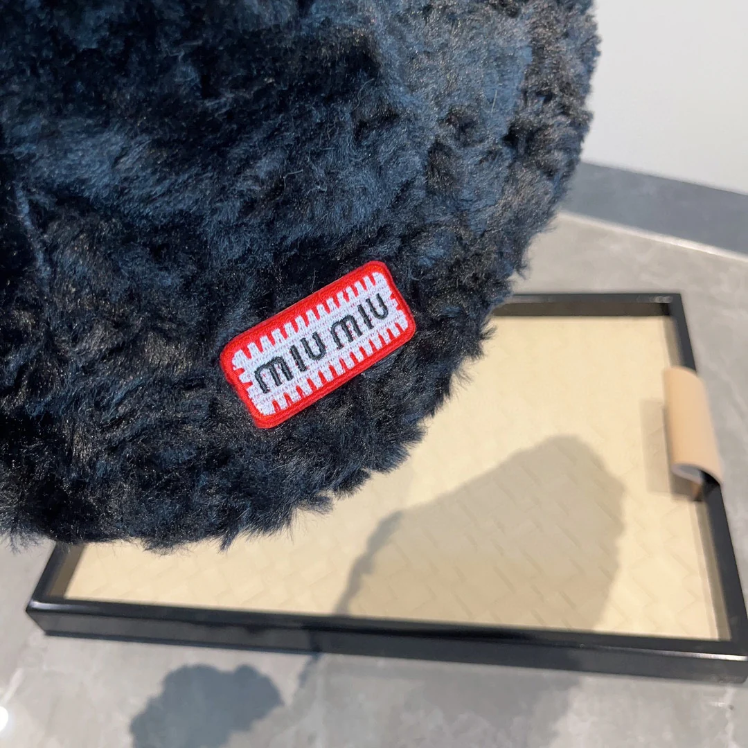 Miu Miu - Новая рыбацкая шапка из кроличьего меха, осень/зима - черная