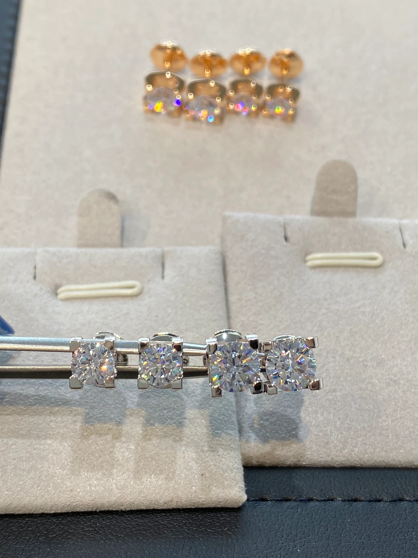 Серьги Cartier 020