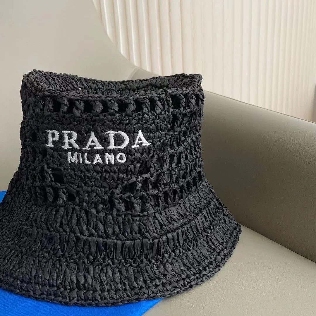 Новинка сезона весна/лето 2023 от Prada - Плетеная ажурная рыбацкая шляпа - Черная
