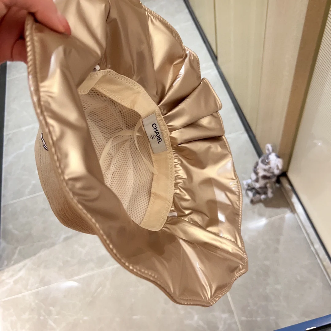 Новинка сезона весна/лето 2023 от Chanel - Рыбацкая шляпа с камелией