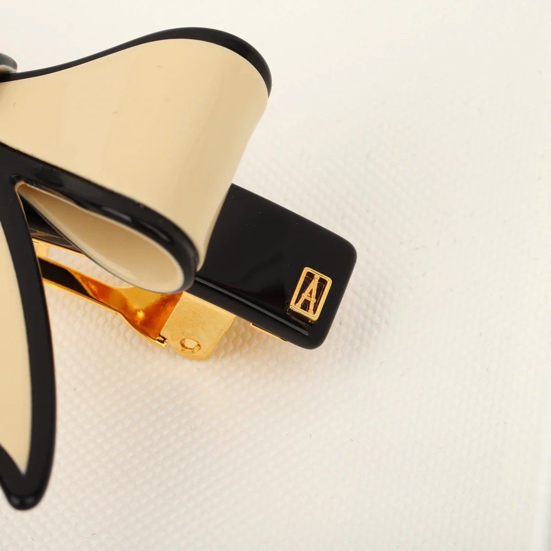 Заколка для волос Chanel 011