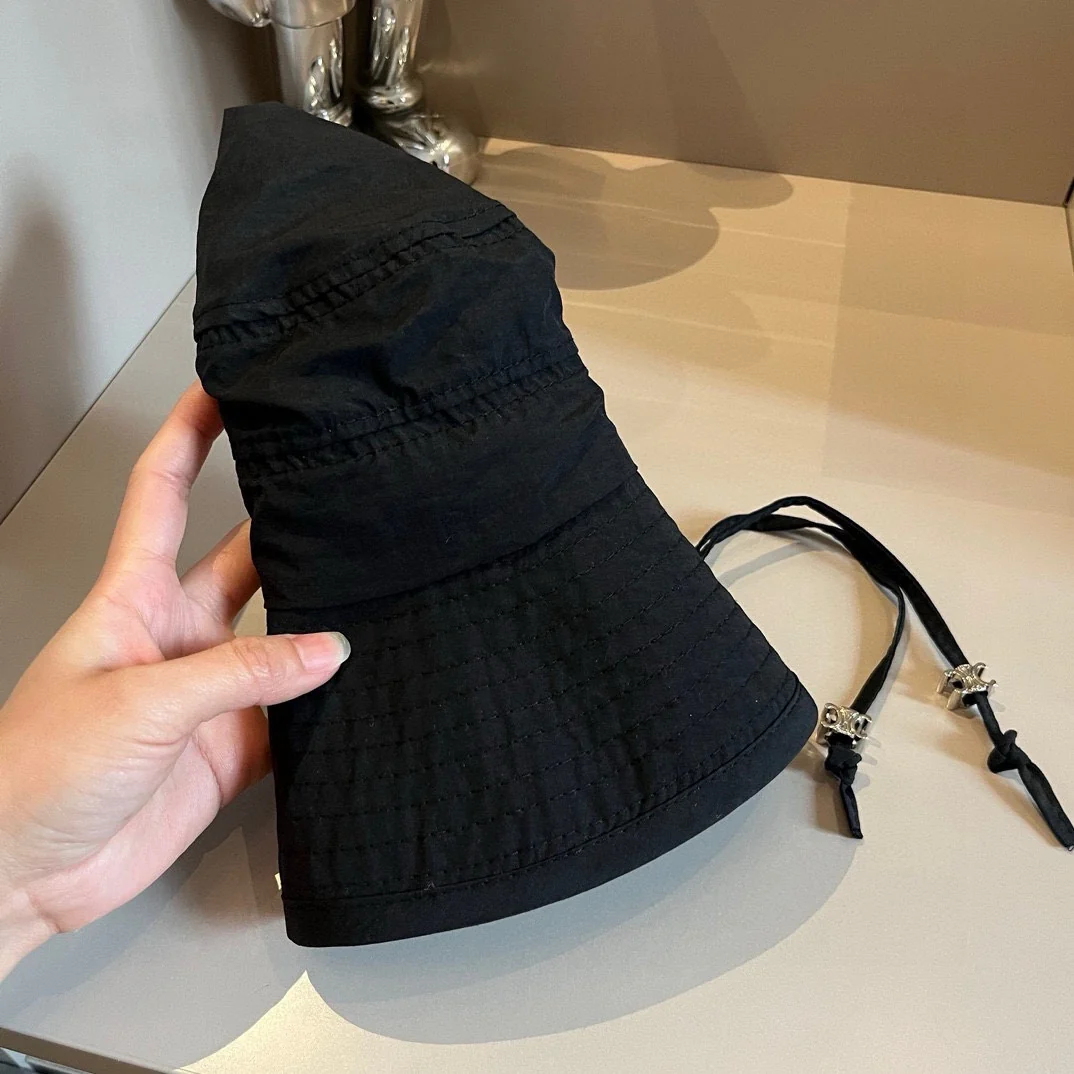 Солнцезащитная шляпа Celine с отворотом - черная