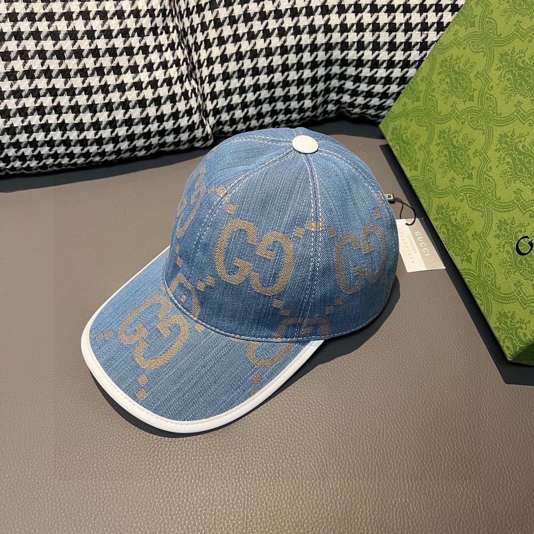 Бейсболка Gucci Big Double G - белая