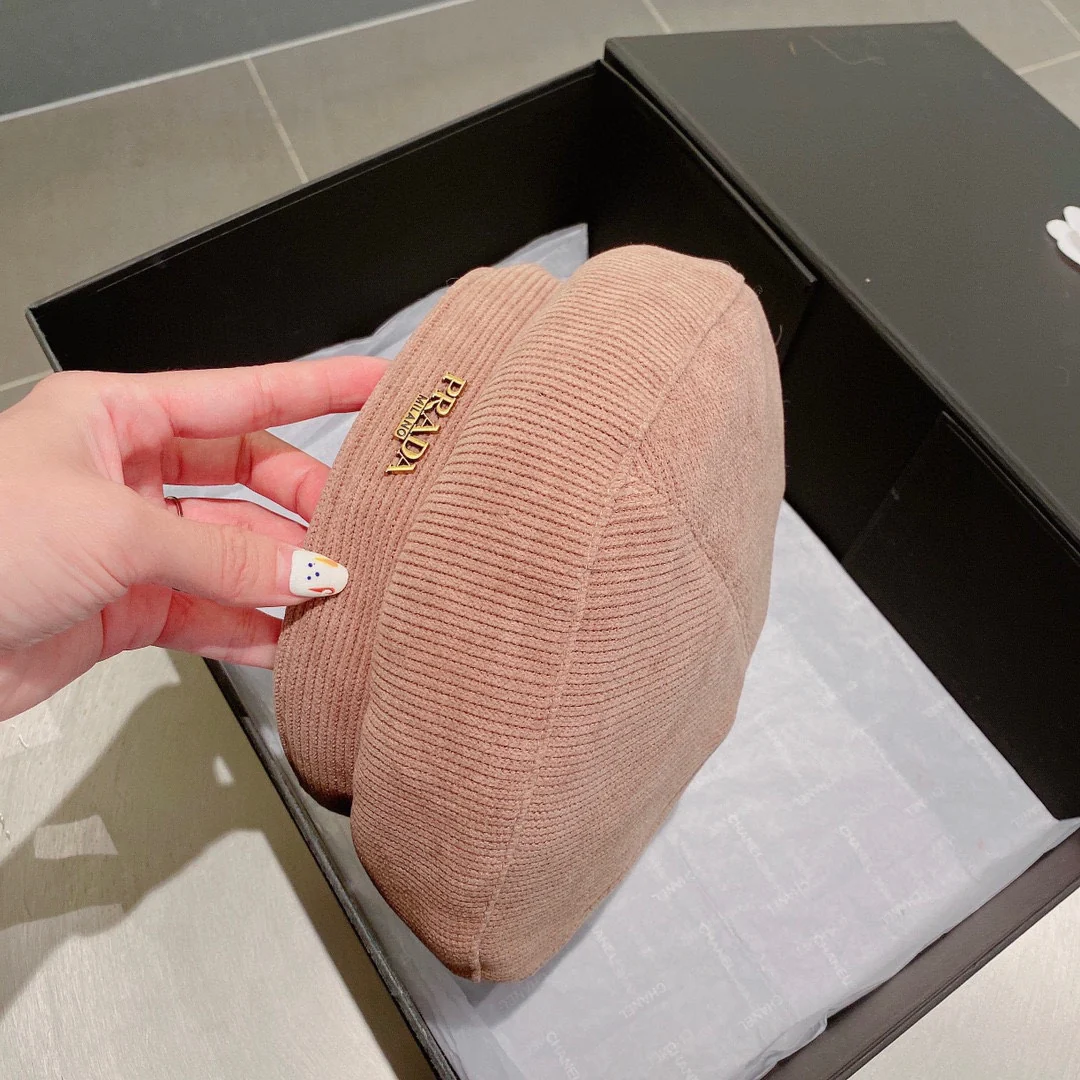 Берет из вельвета Prada - абрикосовый