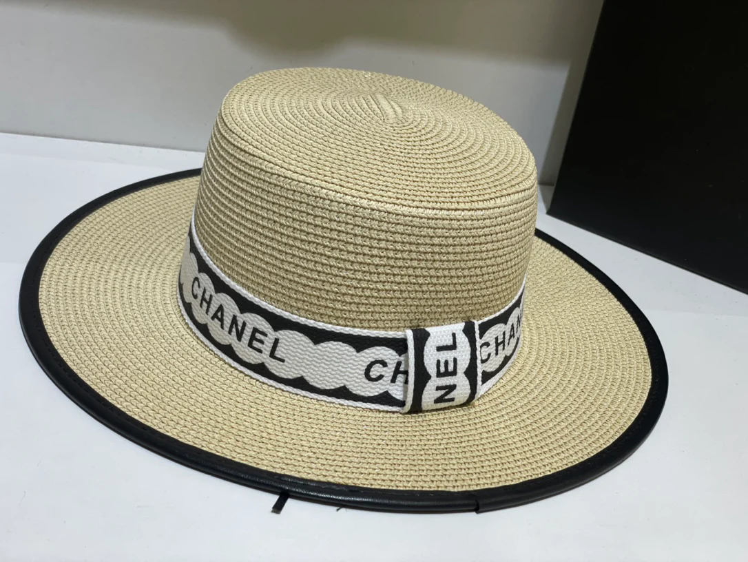 Новая соломенная шляпа Chanel 2022 года