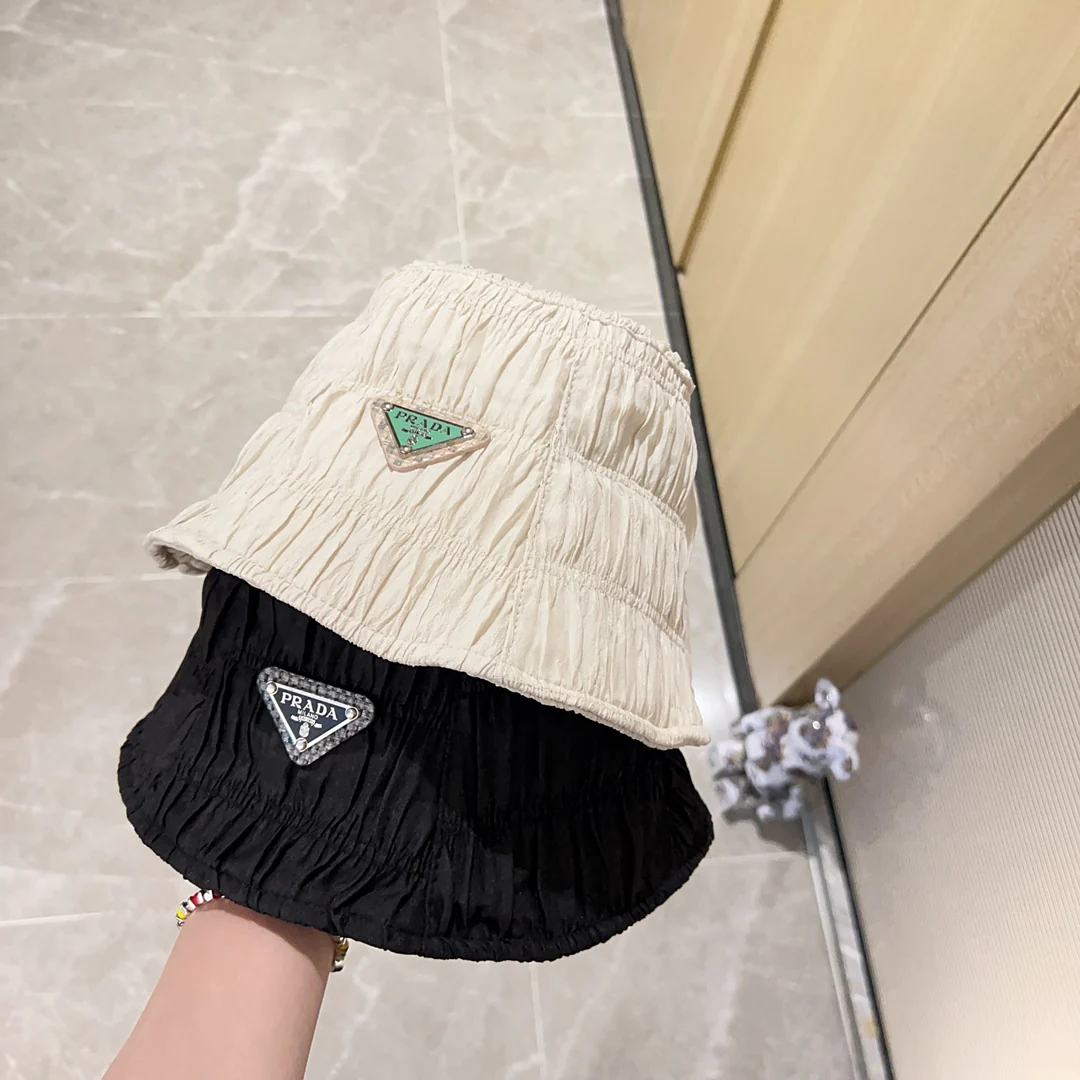 Новинка сезона осень 2023 от Prada - Панама из мятой ткани - Белая