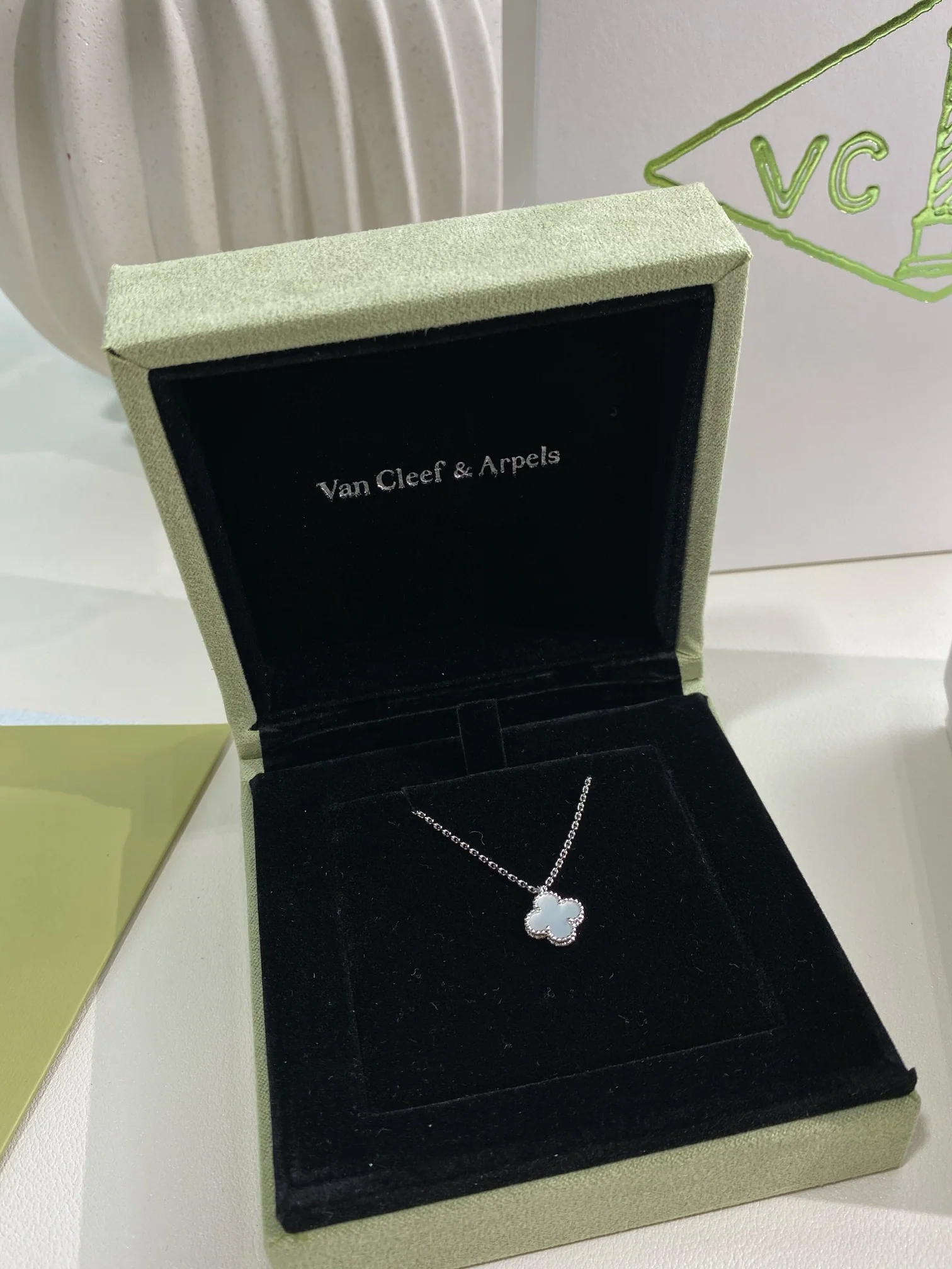 Ван Веккьо - Колье 113