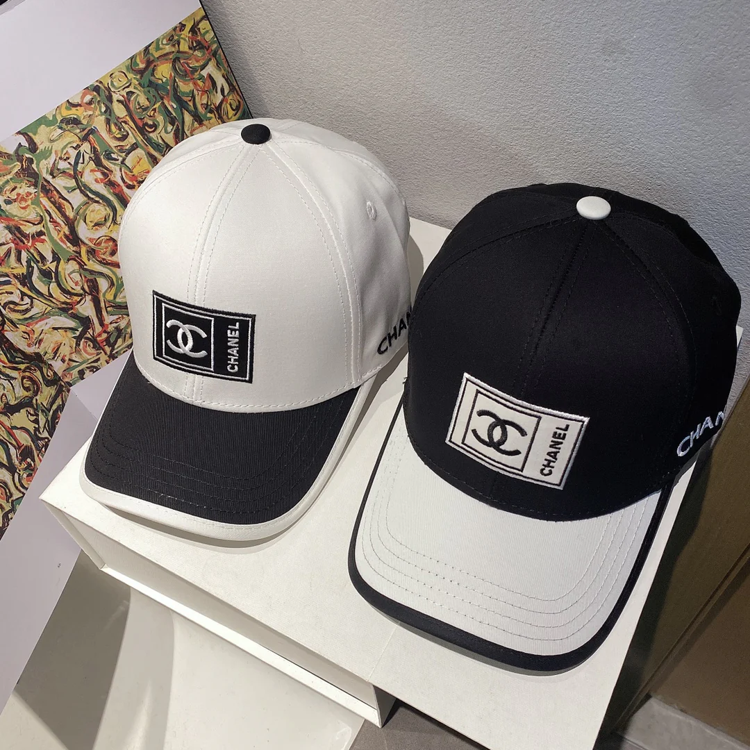 Новинка 2022 года от Chanel - кепка-?утиный клюв? - 2 шт.