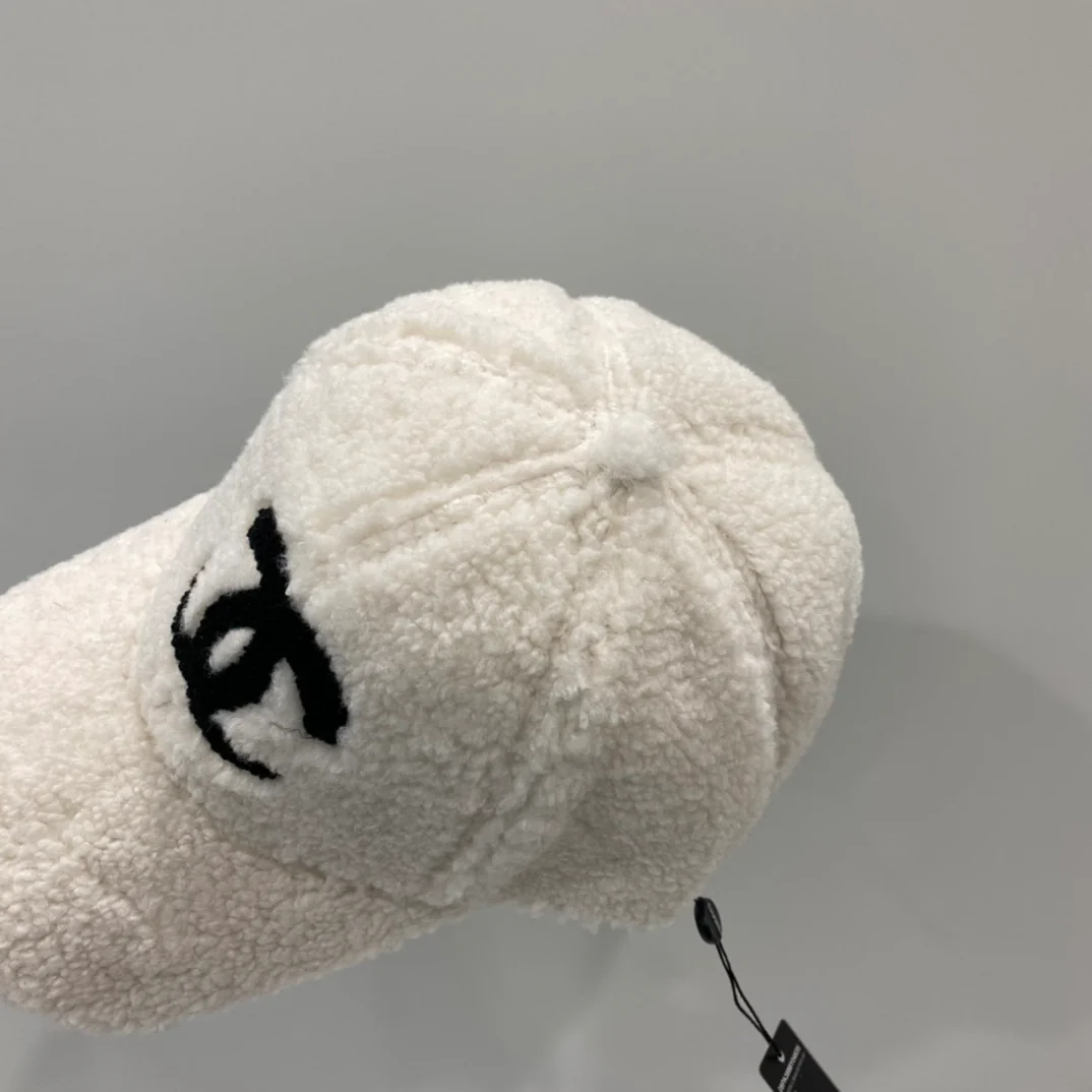 Chanel - Бейсболка из овечьей шерсти - Белая