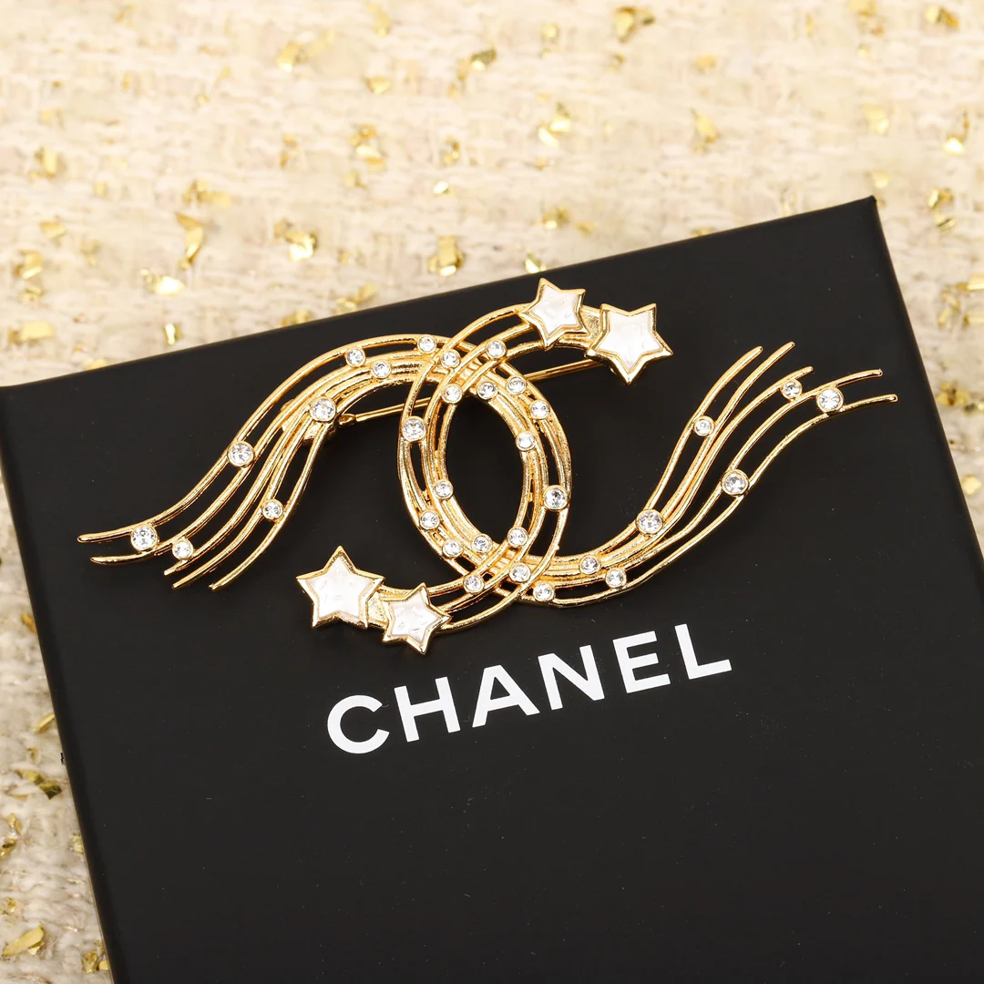 Брошь Chanel 145