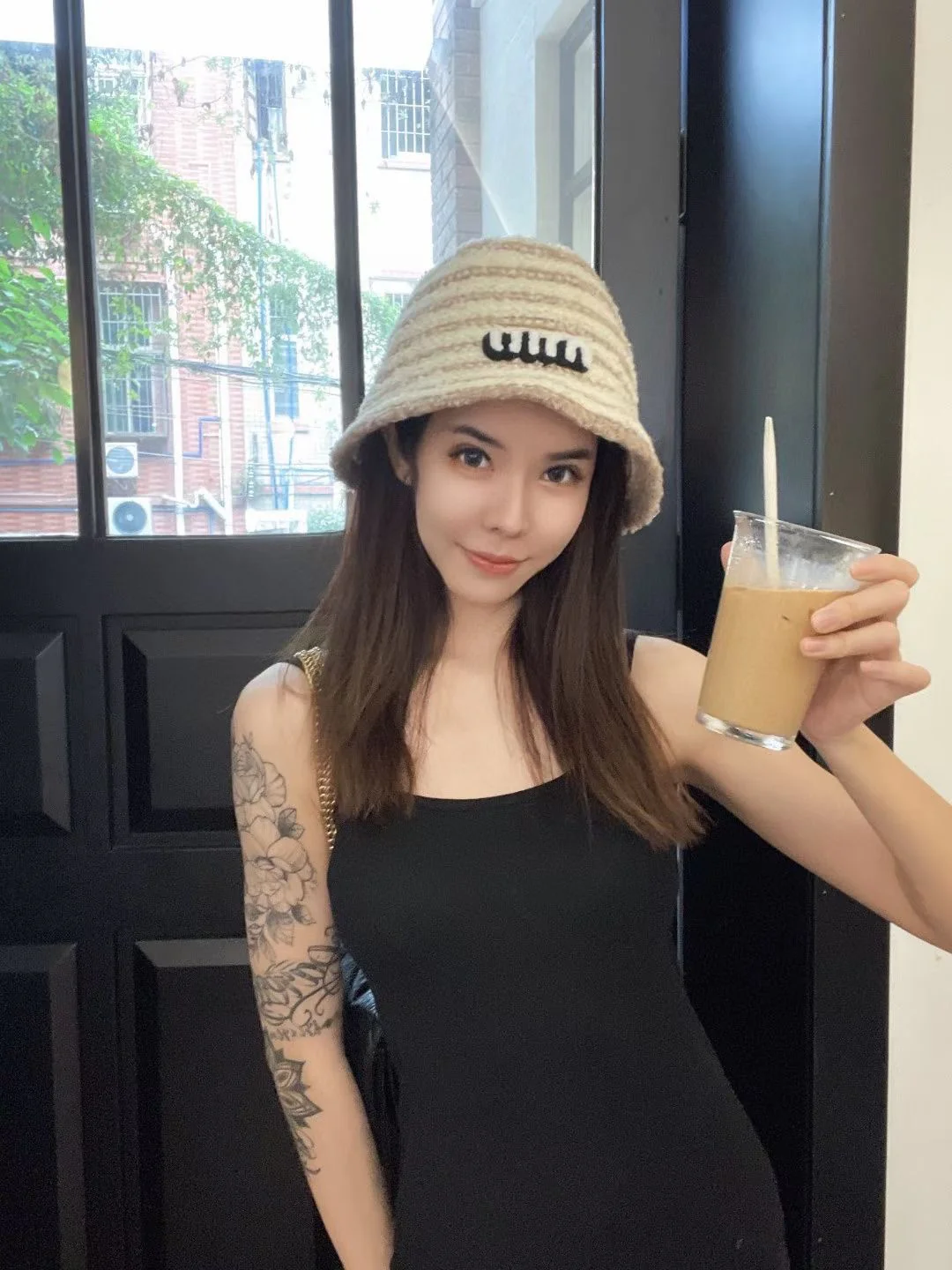 Miu Miu - Полосатая вязаная шапка с мехом, осенне-зимний сезон