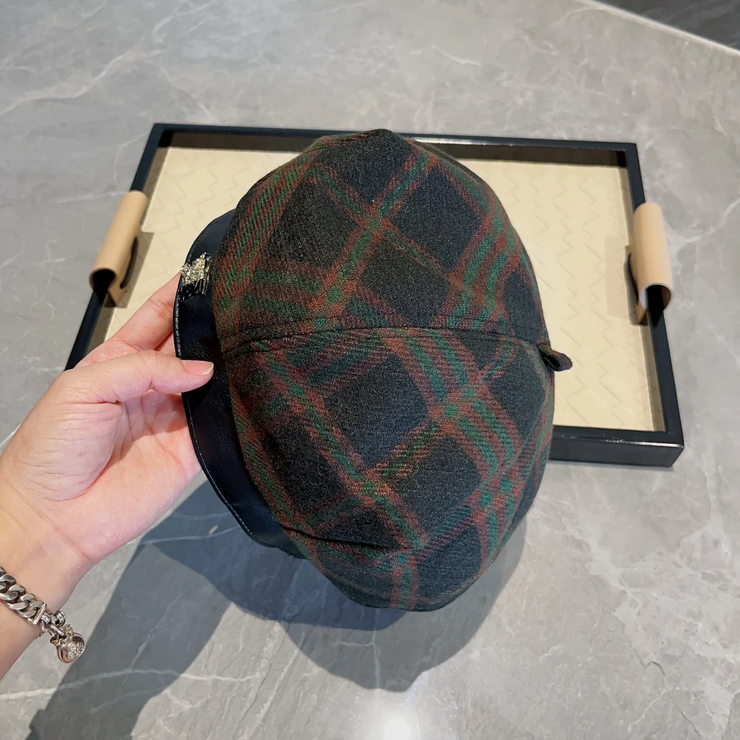 Восьмиугольный берет Burberry в клетку - черный