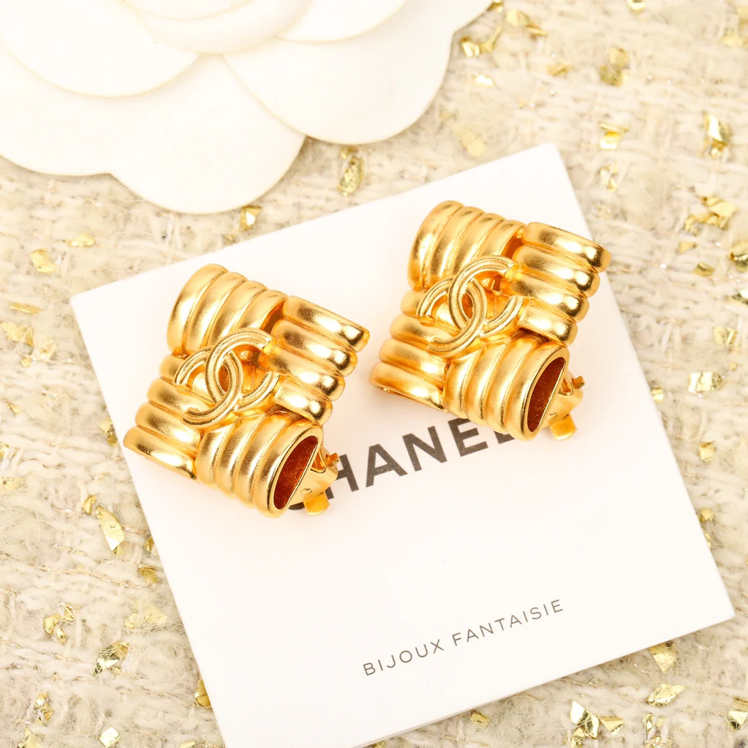 Серьги Chanel - клипсовые, модель 834