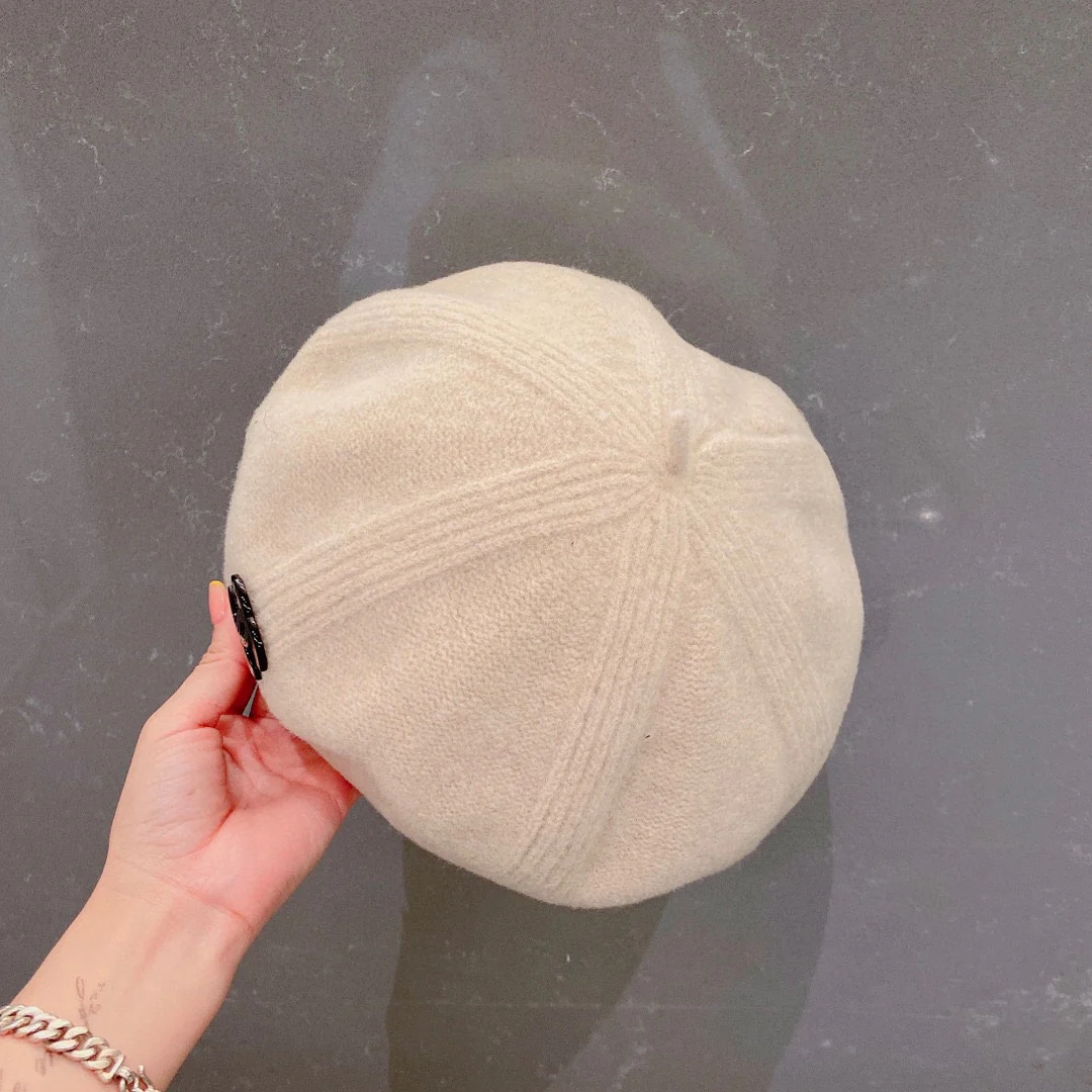 Берет Chanel - бежевый