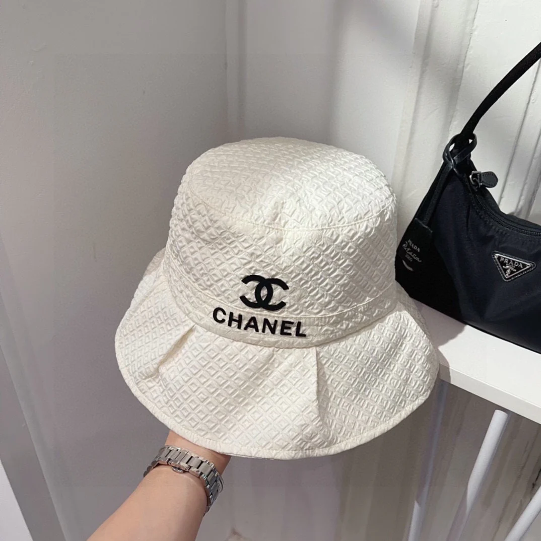 Chanel - Рыбацкая шляпа из плиссированной ткани - Белая
