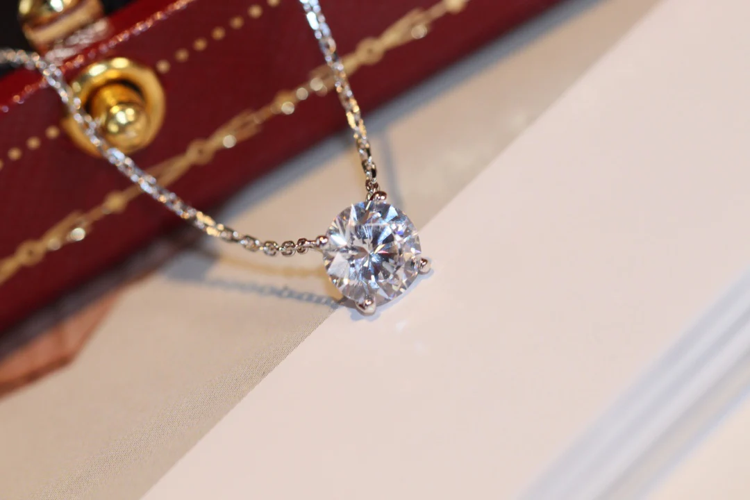 Cartier - Колье с бриллиантом в один карат