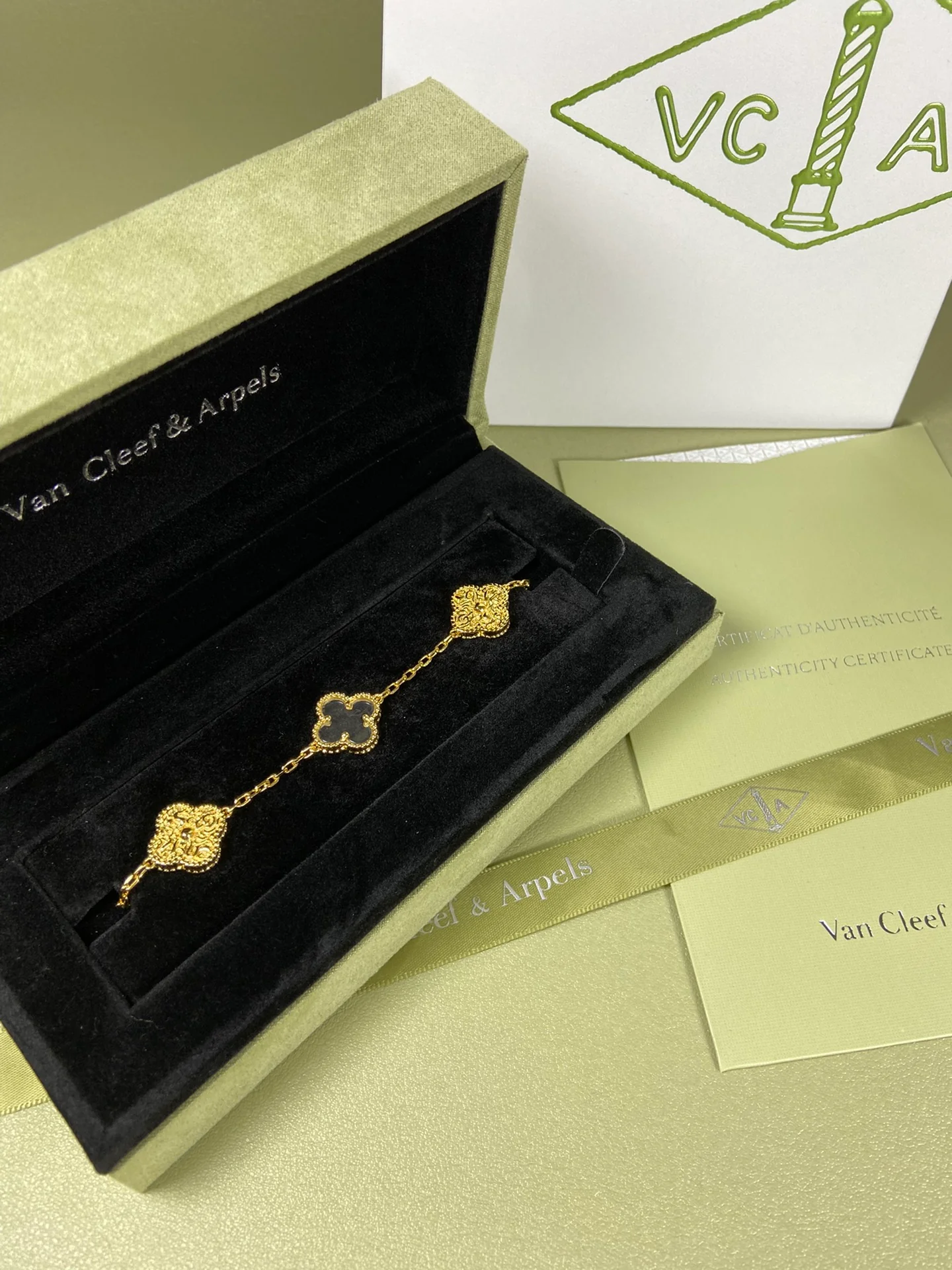 Van Vek - Браслет 043