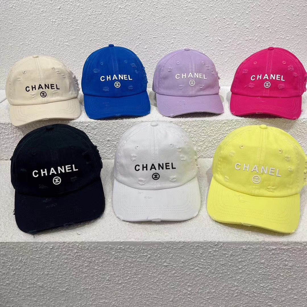 Новинка 2022 года от Chanel - кепка-?утиный клюв? - 1