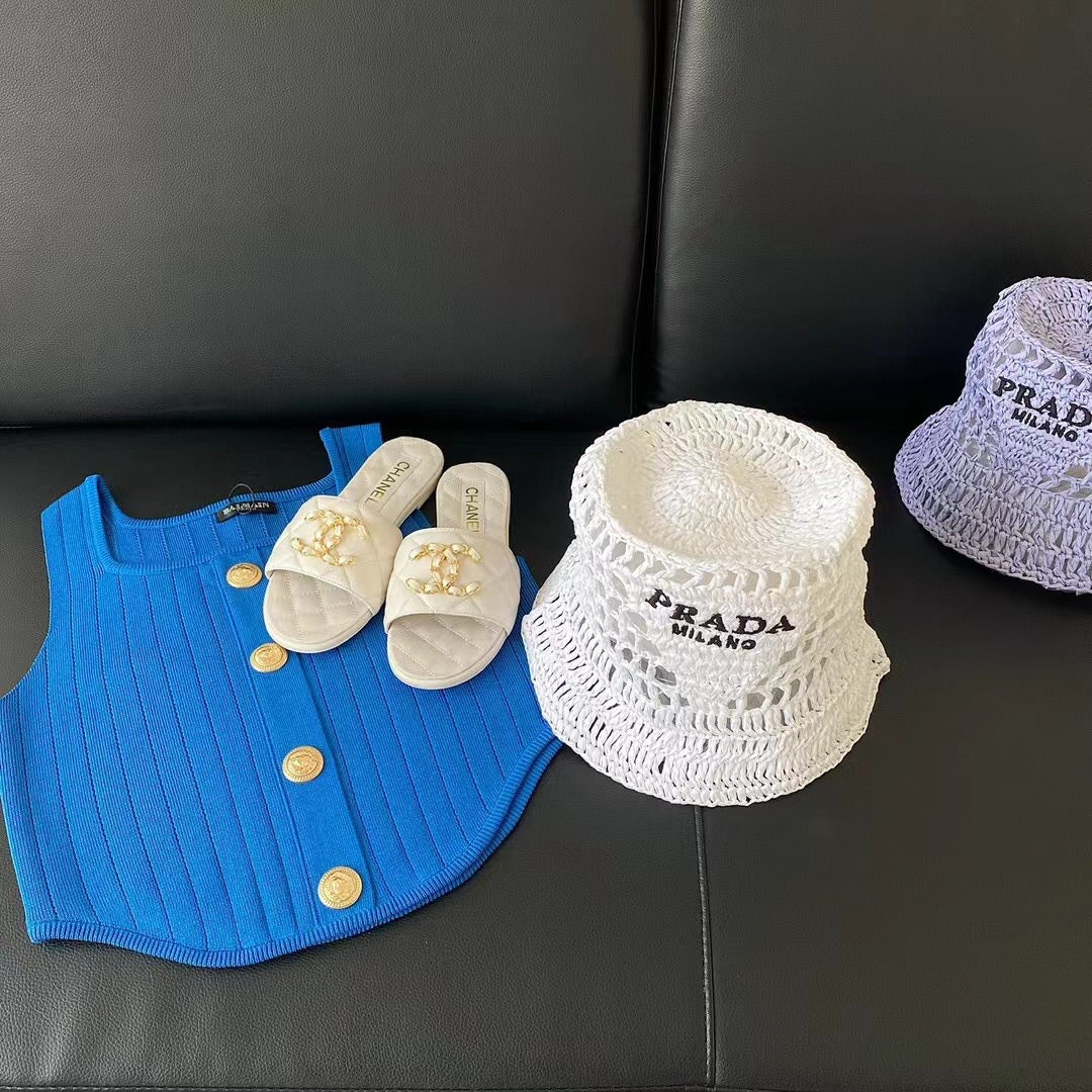 Новинка сезона весна/лето 2023 от Prada - Плетеная ажурная рыбацкая шляпа - Белая