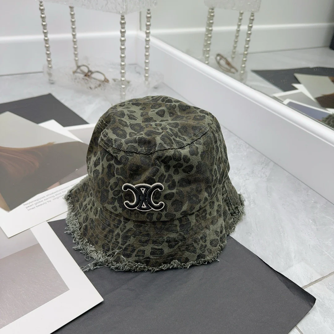 Панама Celine с леопардовым принтом