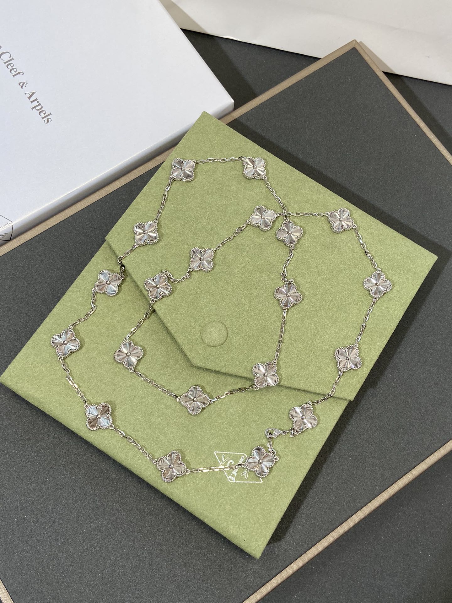 Van Vek - Колье 029