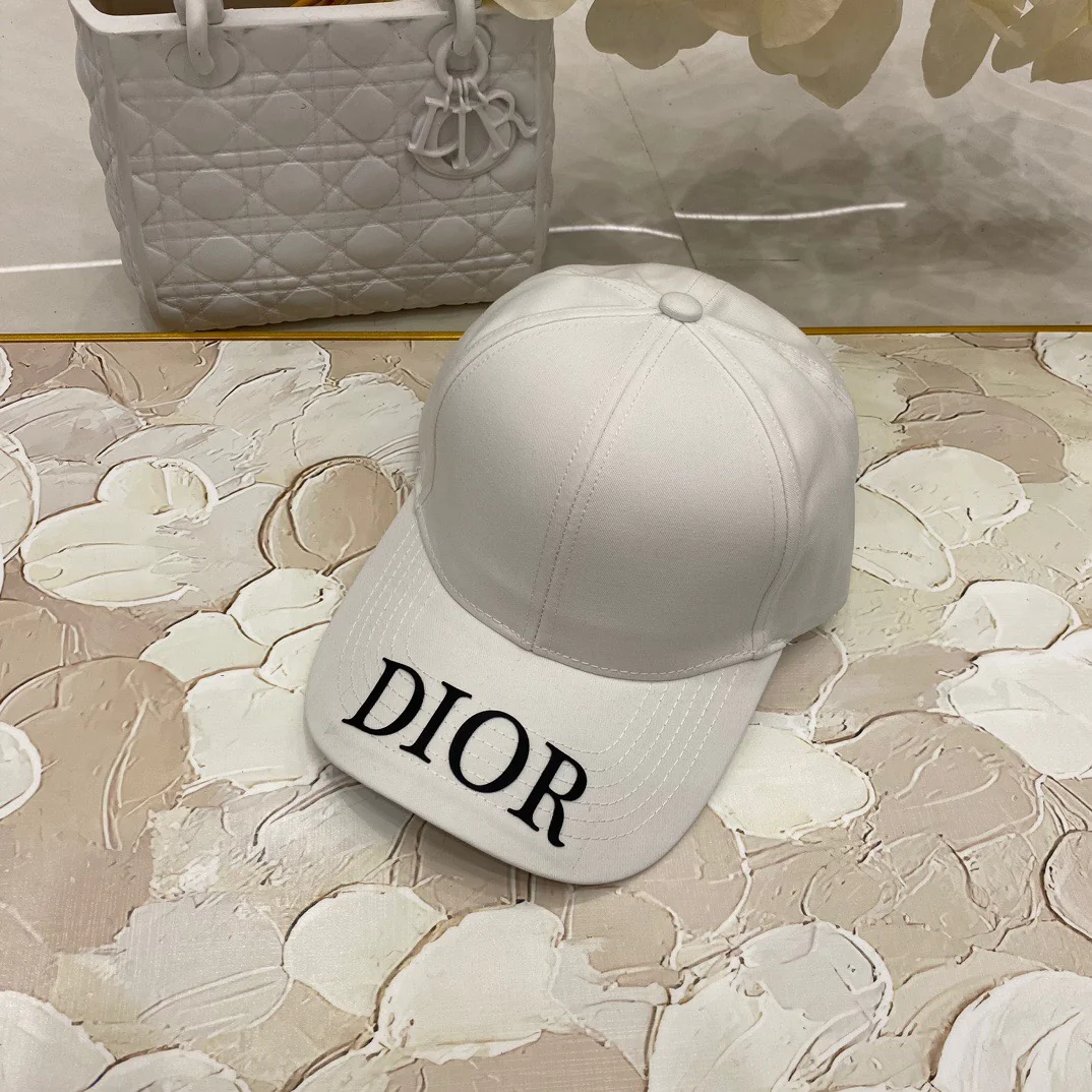 Dior - Новая бейсболка с вышитыми надписями на английском языке