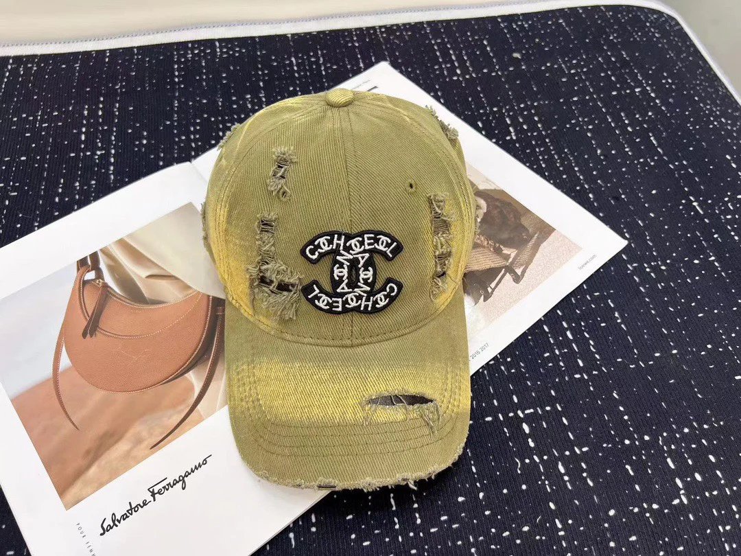 Chanel - рваная бейсболка в стиле ретро