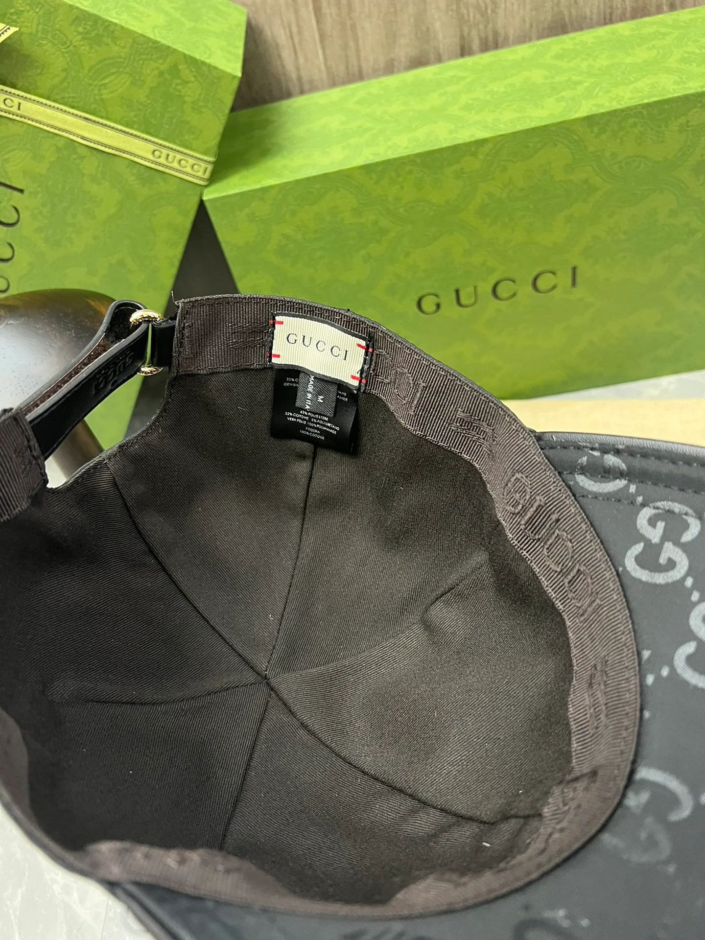 Водонепроницаемая бейсболка с монограммой от Gucci (коллаборация) - черная.