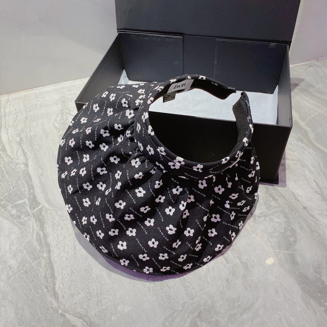 Солнцезащитная шляпа Dior с цветочным узором и открытым верхом - ткань с защитой от УФ-излучения