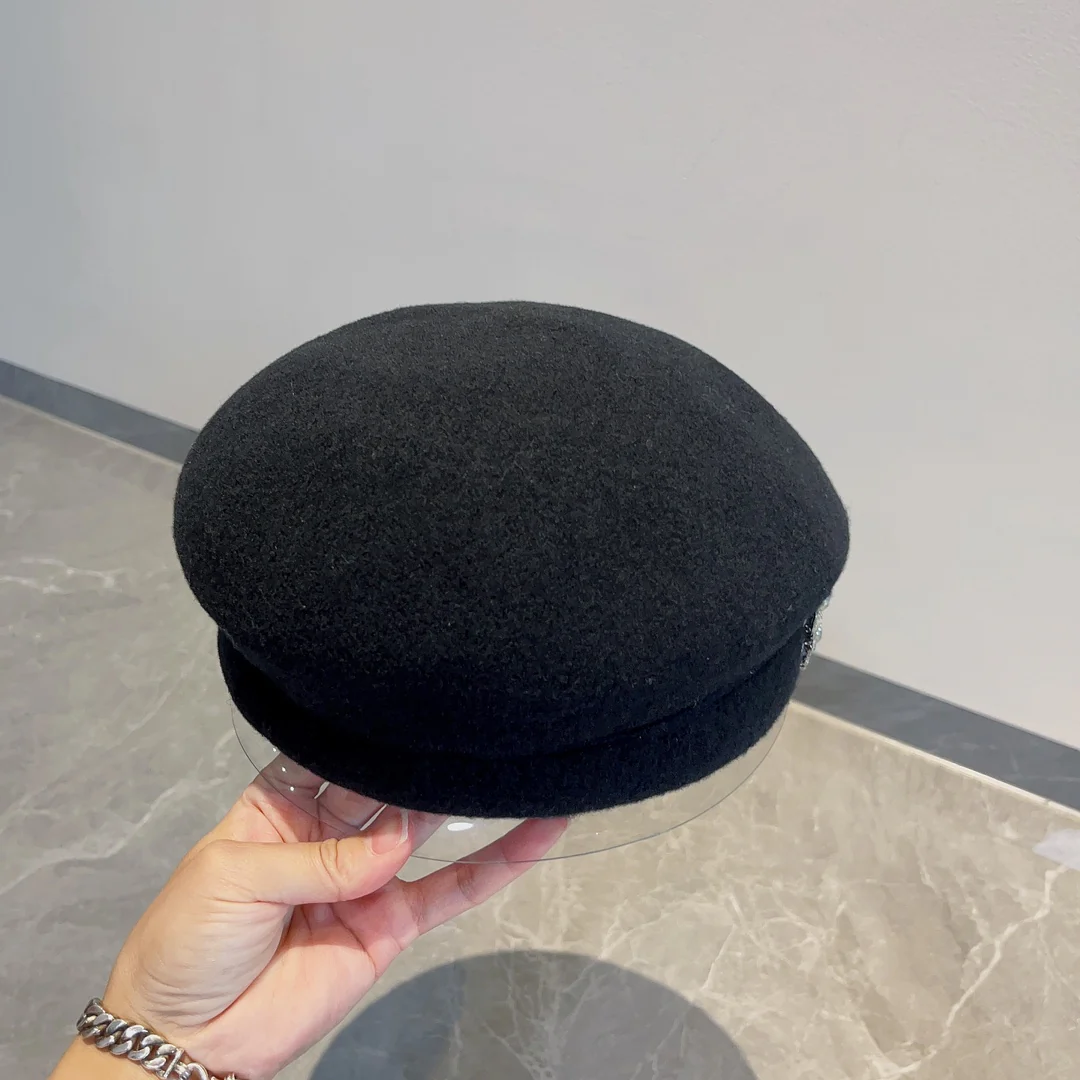 Новый шерстяной берет Burberry с стразами, осень/зима - черный.