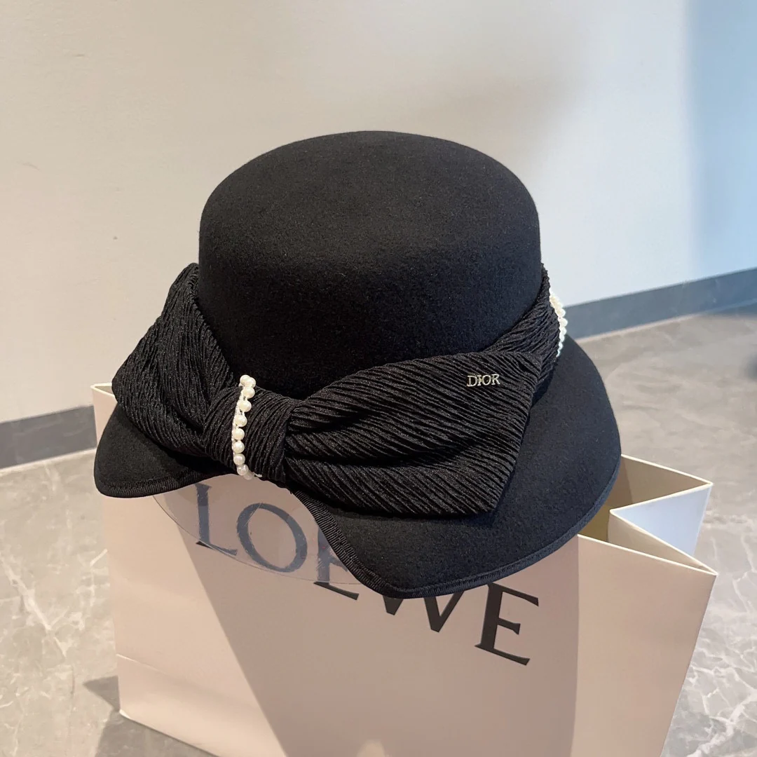 Dior - Новая шляпа с жемчужным бантом - Черная
