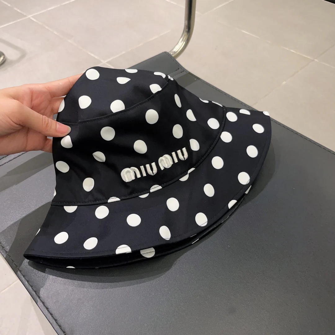 Miu Miu - Рыбацкая шляпа в горошек - Черная