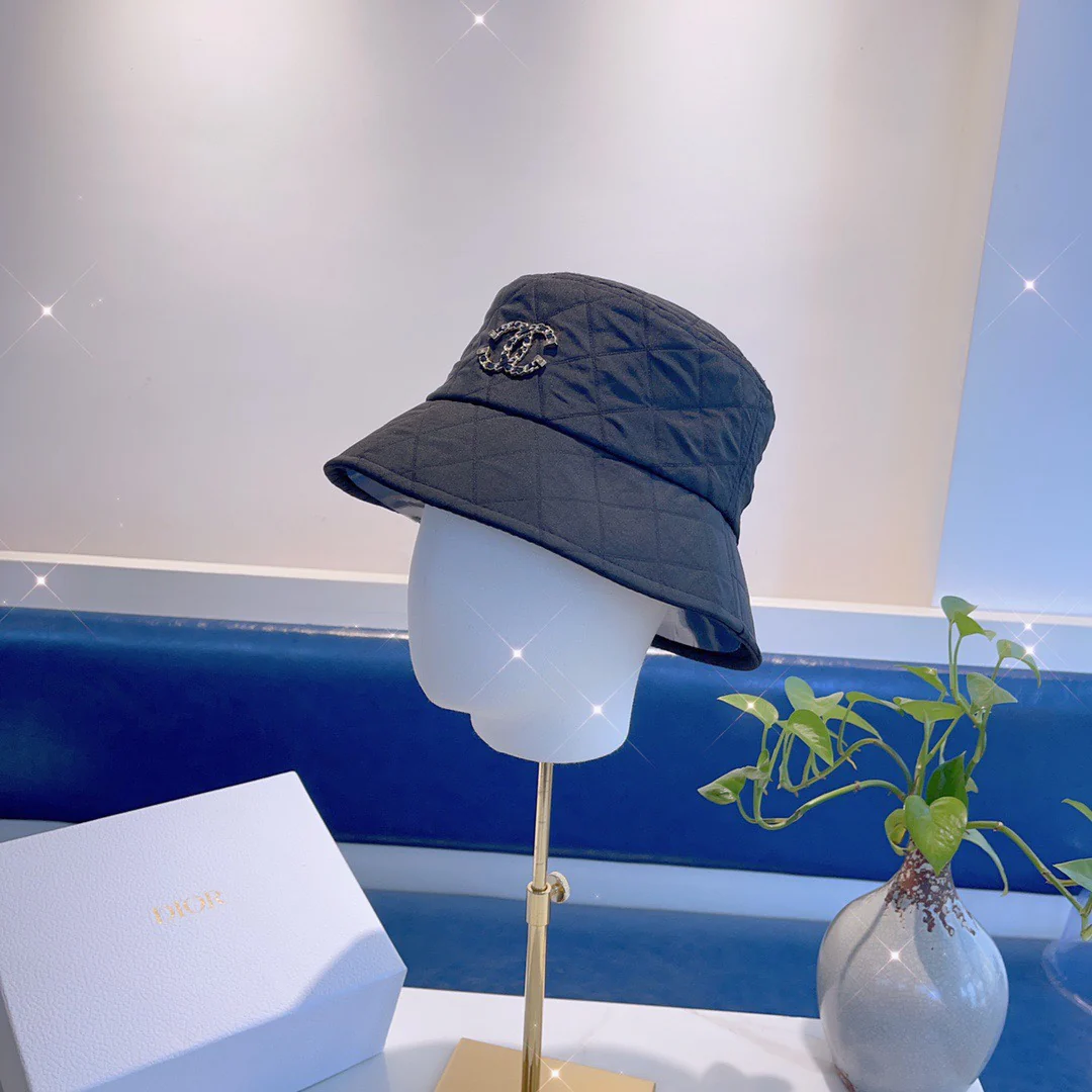 Chanel - Рыбацкая шляпа с ромбовидным узором