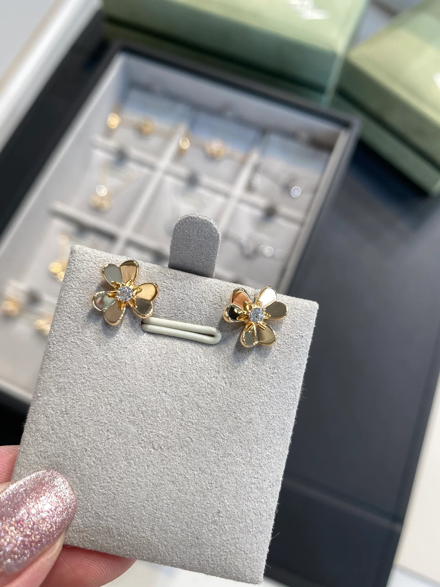 Серьги VCA 050