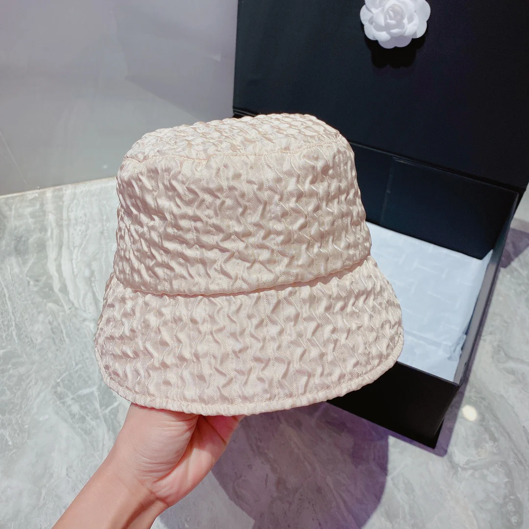 Chanel - Рыбацкая шляпа с волнообразным узором