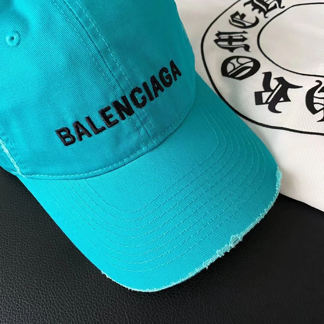 Бейсболка Balenciaga с вышивкой - Лейк-Грин