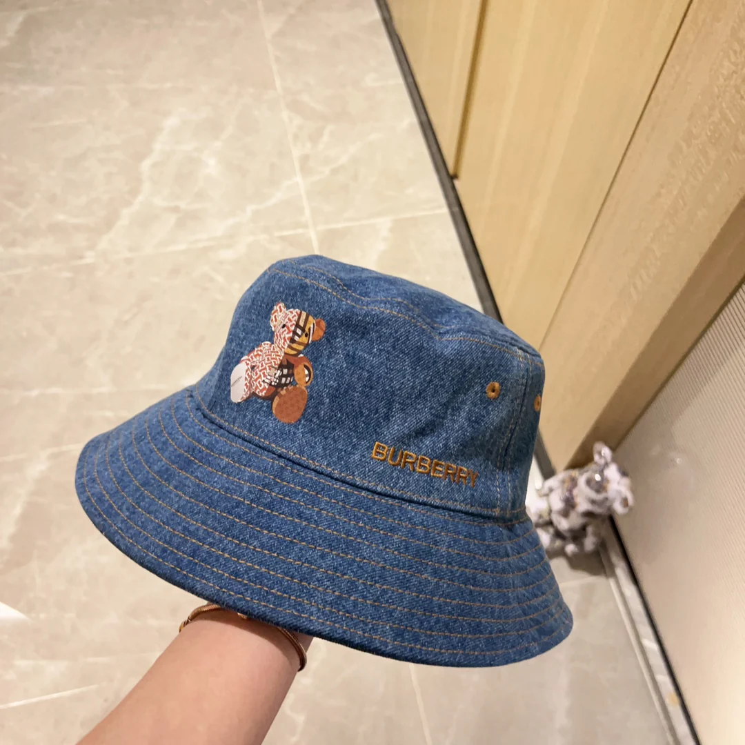 Новинка сезона весна/лето 2023 от Burberry - Джинсовая панама - Синяя