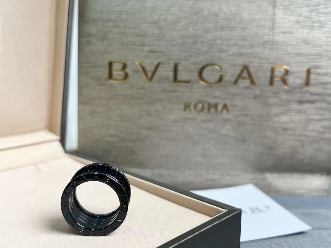 Кольцо Bvlgari 010
