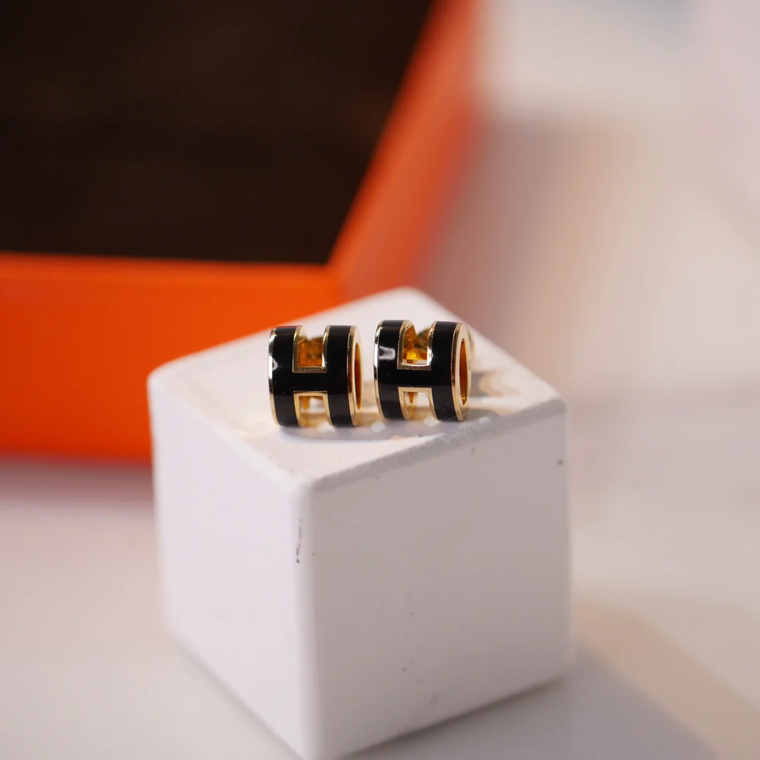 Серьги и гвоздики Hermes