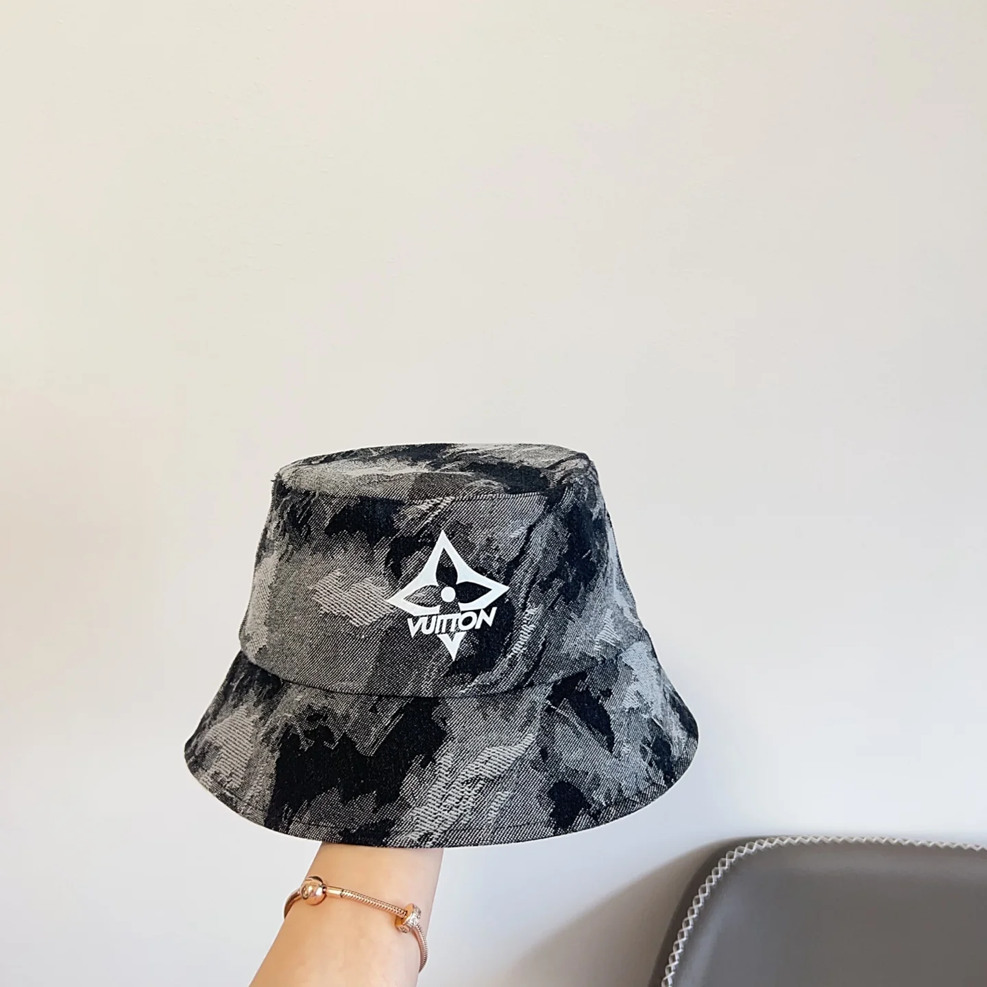 LV - Выстиранная кепка 