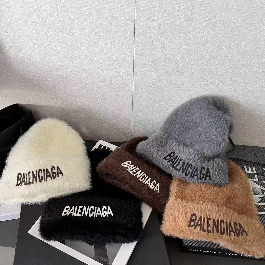 Balenciaga - Шапка
